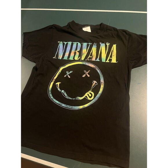 Nirvana Multicolor Smiley Face T-Shirt MEDIUM Grunge Cobain 90’s Alt Music Band - Picture 2 of 6